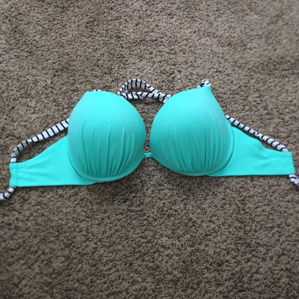 Victoria’s Secret bikini top 36DD
